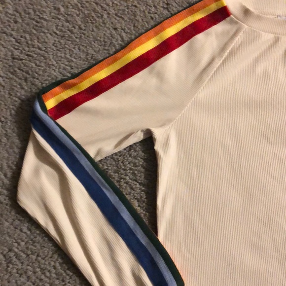 Cropped long sleeve top with striped sleeves - Picture 2 of 3